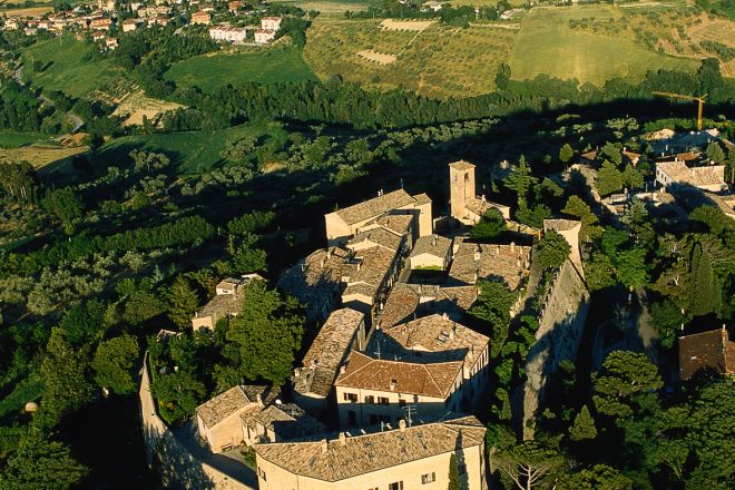 Montegridolfo, panorama photo by T. Mosconi