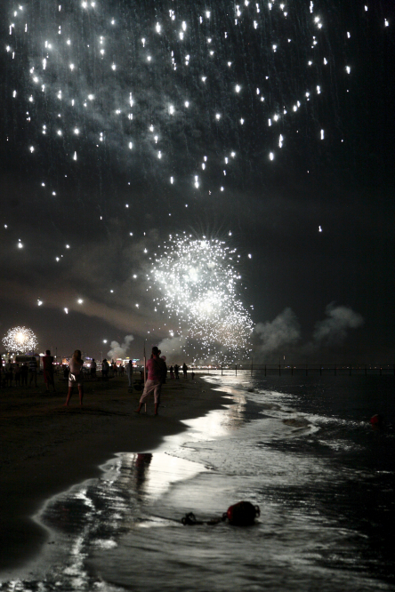 La Notte Rosa, fuochi d'artificio foto di R. Masi